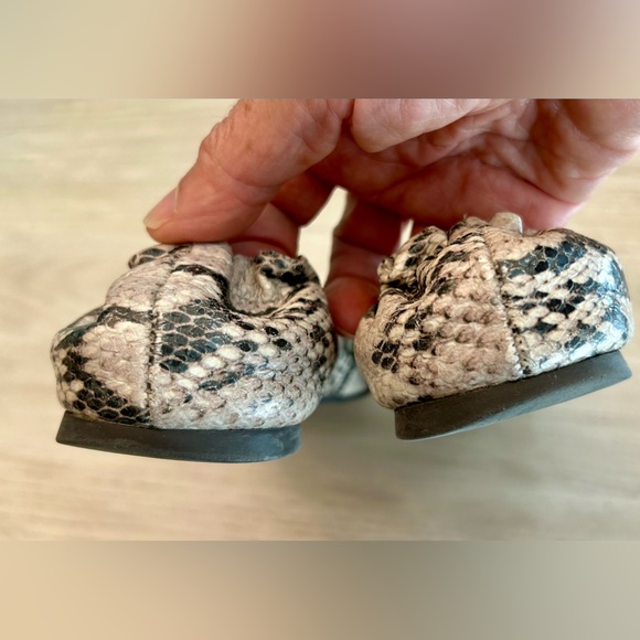 Tory Butch Snakeskin Ballet Flats.  Size 9 - Picture 4 of 7